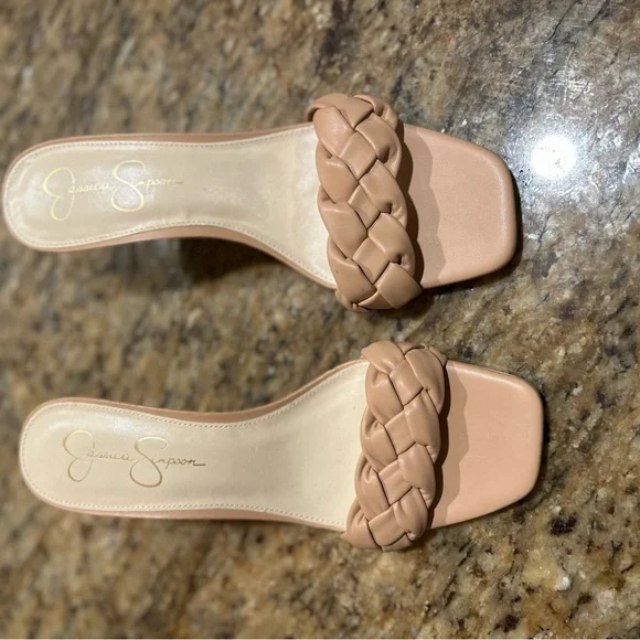 Jessica Simpson Women's Nude slip on kitten heel size 10 - Picture 5 of 7